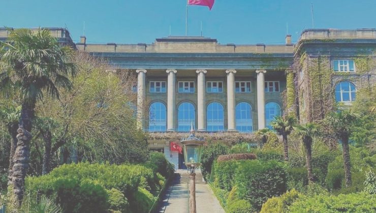 Beyaz yakalı özel okuldan koptu