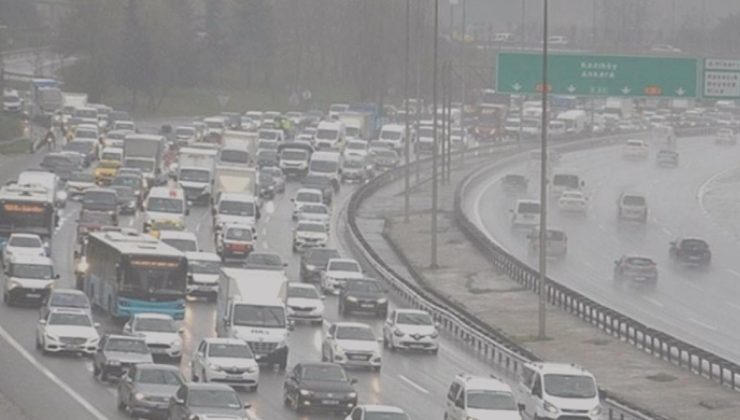 Bir yanda abluka bir yanda okul açılışı! İstanbul’da trafik kilit