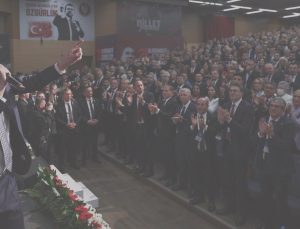 CHP, YSK’nın saat 15.30’daki kararına kilitlendi