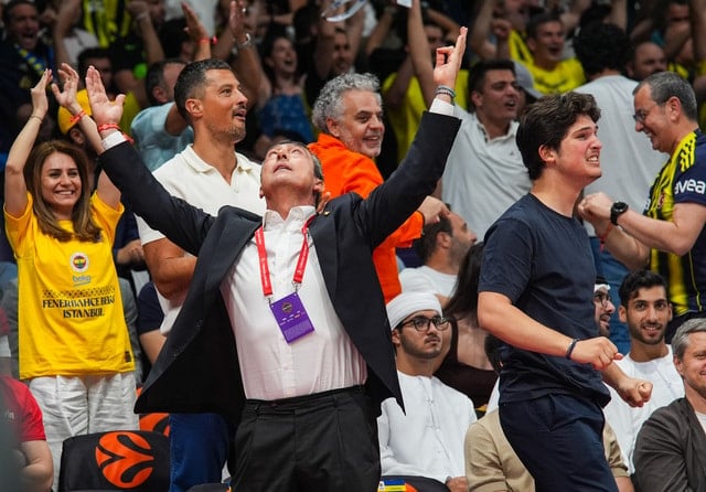 Fenerbahçe'nin başına milyonlarca euroluk talih kuşu kondu