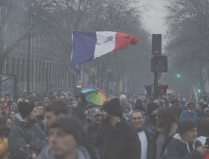 Fransa’nın borcu halkın yükünü artırıyor