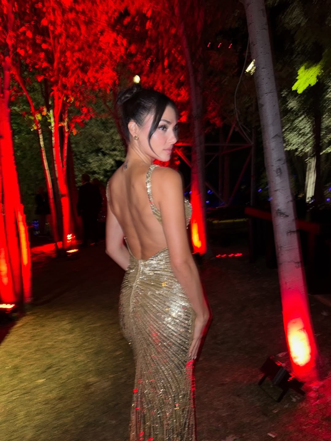 Hande Erçel Holywood yıldızlarını solladı