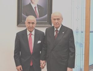 Hikmet Çetin, MHP Genel Merkezi’nde Bahçeli ile sürpriz bir görüşme gerçekleştirdi