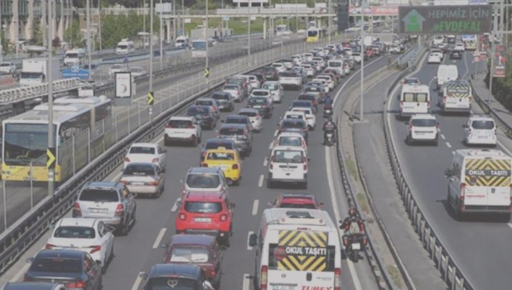 İstanbul’da cuma trafiği: Yoğunluk yüzde 74’e ulaştı