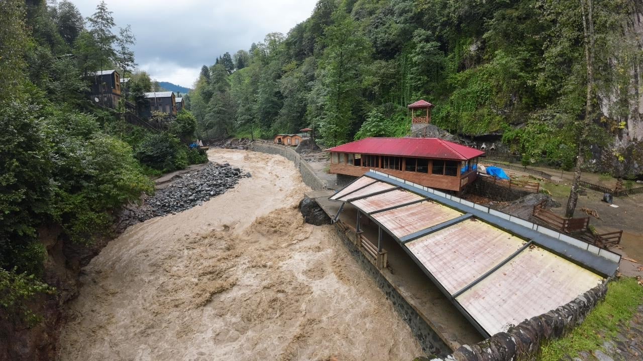Karadeniz'de kırmızı alarm! Valilik'ten korkutan heyelan uyarısı