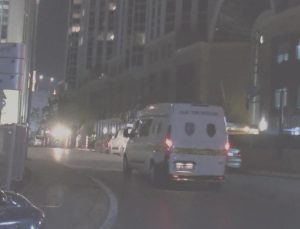 Levent’te güvenlik görevlisinin kazayla silahını ateşlediği olayda iki kişi yaralandı; soruşturma sürüyor