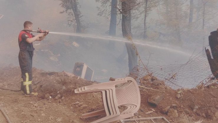 Muğla’daki iki yangın da denetim altına alındı