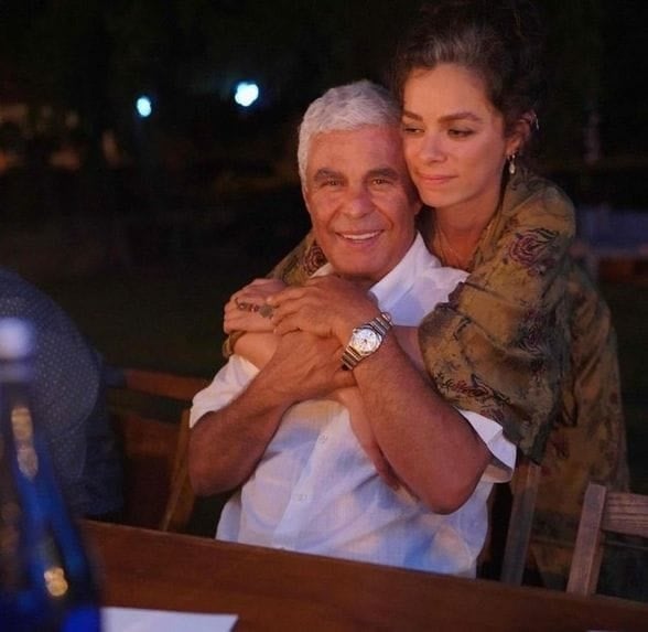 Özge Özpirinçci İtalyan TV'sinde gözyaşlarına boğuldu