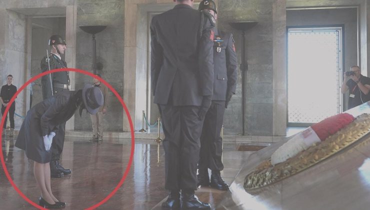 ‘Prenses’ Ata’nın huzurunda hürmetle eğildi