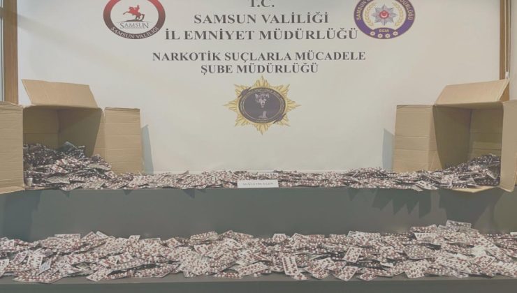 Samsun’da gardıroba gizlenmiş 47 bin 824 sentetik ecza hapı yakalandı