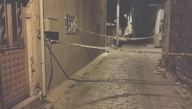 Sokakta karşılaştığı amcasını bıçakladı