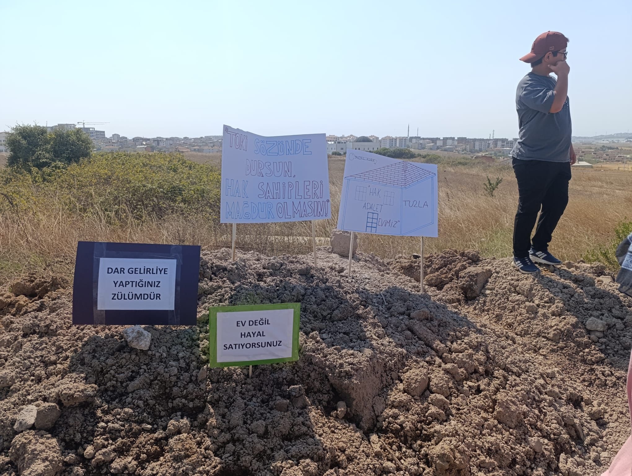TOKi hak sahiplerini sürgüne zorluyor: Sazlıbosna’ya Tuzla’dan insan sevkiyatı