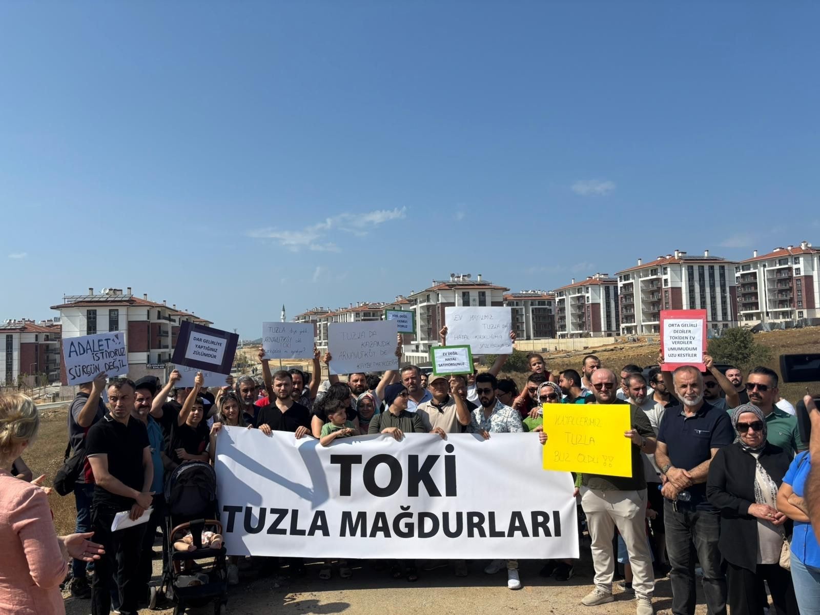 TOKi hak sahiplerini sürgüne zorluyor: Sazlıbosna’ya Tuzla’dan insan sevkiyatı