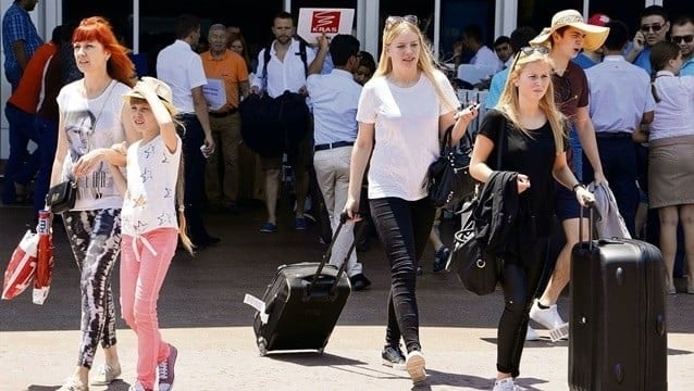 Türkiye, Rus ziyaretçiler için yine zirvedeki tercihlerin başında: Uçuşla tatil isteyenler için fikirler ve bölgesel eğilimler