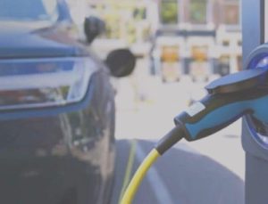 Türkiye’de elektrikli araç şarj altyapısı süratle büyüyor: Ağustosta soket sayısı 33 bine yaklaştı