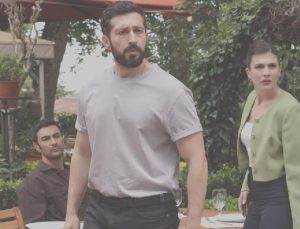 Ünlü oyuncu düzmece polis rozetiyle araç kaçırdı