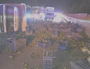 Ünlü sanatkarlar tıpkı sahnede buluştu