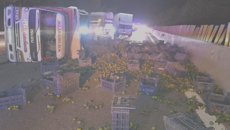 Ünlü sanatkarlar tıpkı sahnede buluştu