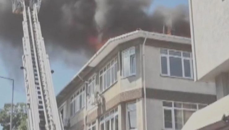 Üsküdar’da çatı yangını paniği