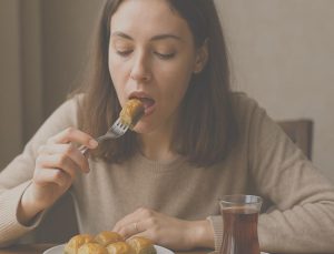 Baklava ve çaya birebir zehri koymuşlar! Bakanlık marka verdi: Önünden bile geçmeyin