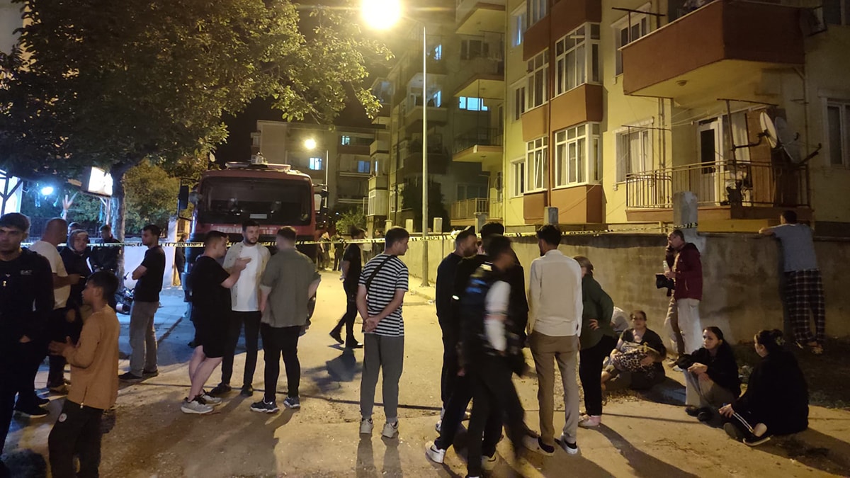 Gece yarısı kahreden haber! Konuta giren gruplar yanmış 3 cesetle karşılaştı
