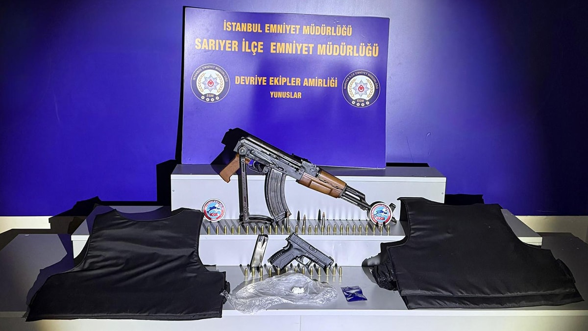 İnterpol tarafından aranan kişi İstanbul'da gitar kılıfında kalaşnikofla yakalandı