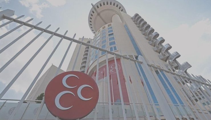 MHP duyurdu: O belediye başkanı listeden düşürüldü