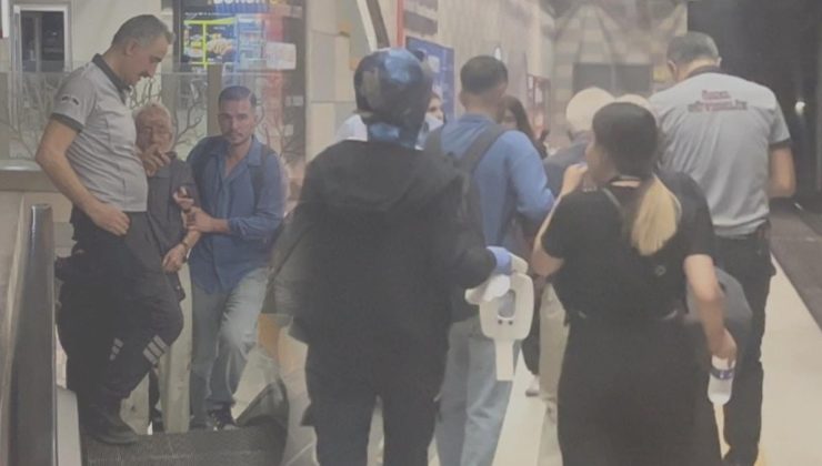 Öğrencilerin latifesi yaşlı adamı raylara düşürdü! Metroda dehşet dolu dakikalar