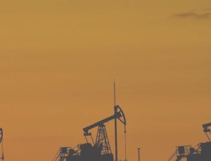 Petrol fiyatları baskılandı: Brent 65 doların altına yaklaştı